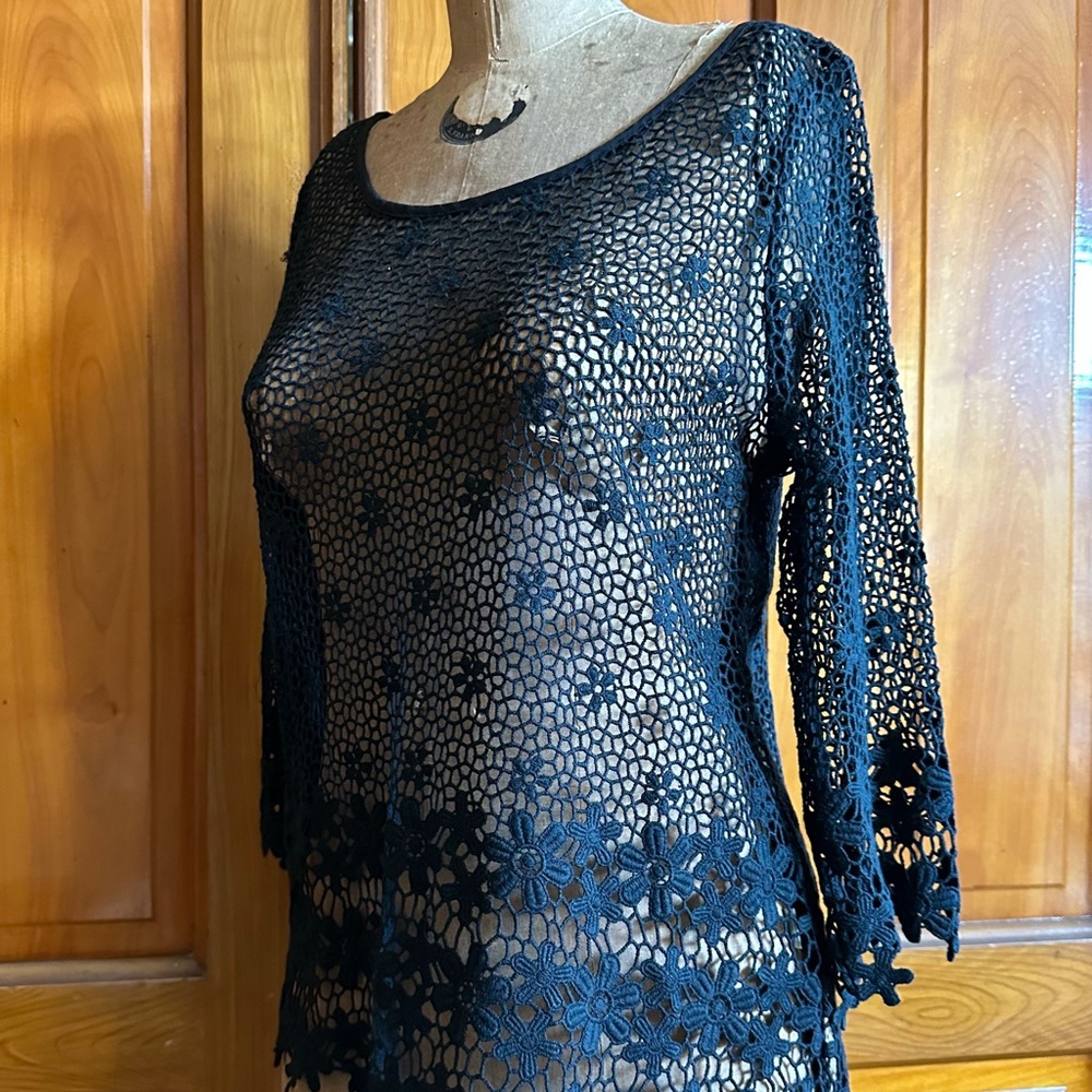 Neiman Marcus lacey crochet top black longer in back deep beach cruise coverup L